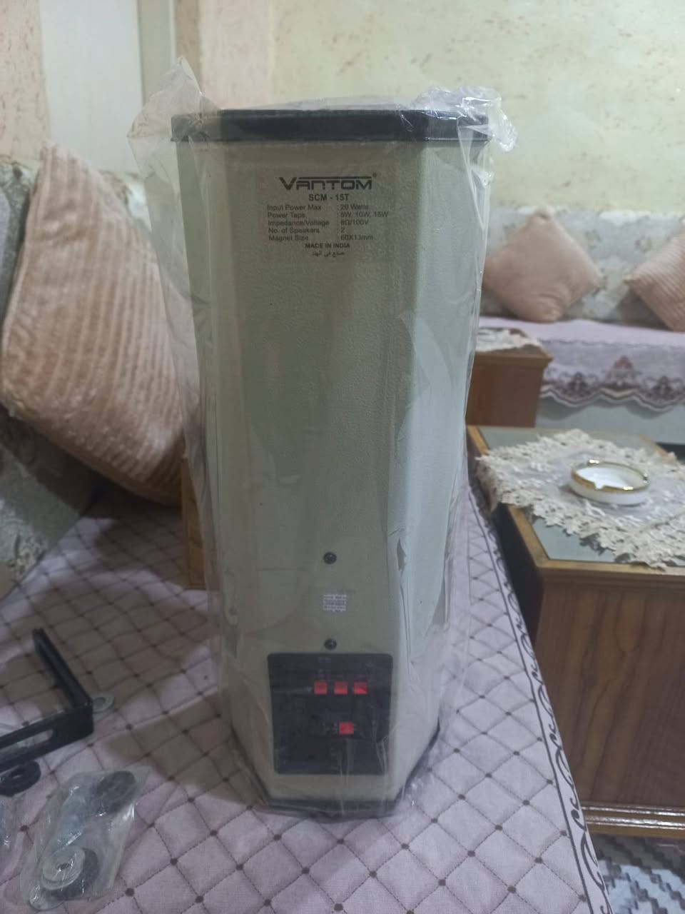 سماعات صوت للبيع عدد ٤
صناعة هندي... بالكارتون سعر ٢٠٠

العنوان السماوه القشله ***********

