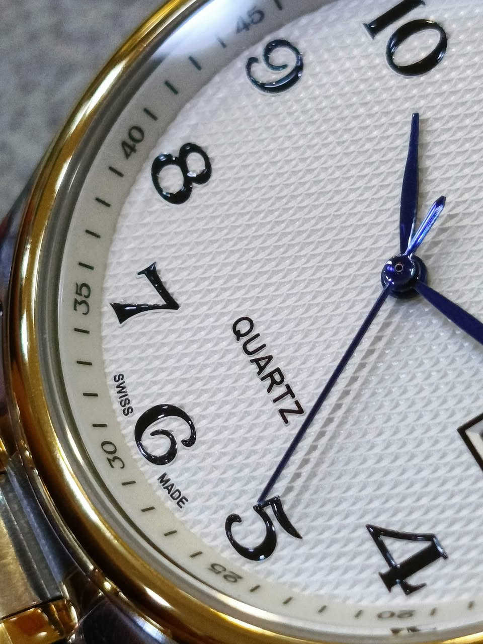 لونجينز .. Longines
الحركه : كوارتز 
المواصفات : 
لونجين .. ماستر كوليكشن .. جام زفير 
قفل ضد الماء .. ستانل ستيل .. مينه مميزه جدا .. طلاء ثابت 
القطر : 40 
السعر : 135 الف … توصيل مجاني 
التواصل : 
خاص ( ماسنجر ) 
او … واتساب ***********

#البصراوي
#للساعات
#اختياركً
#الامثل
