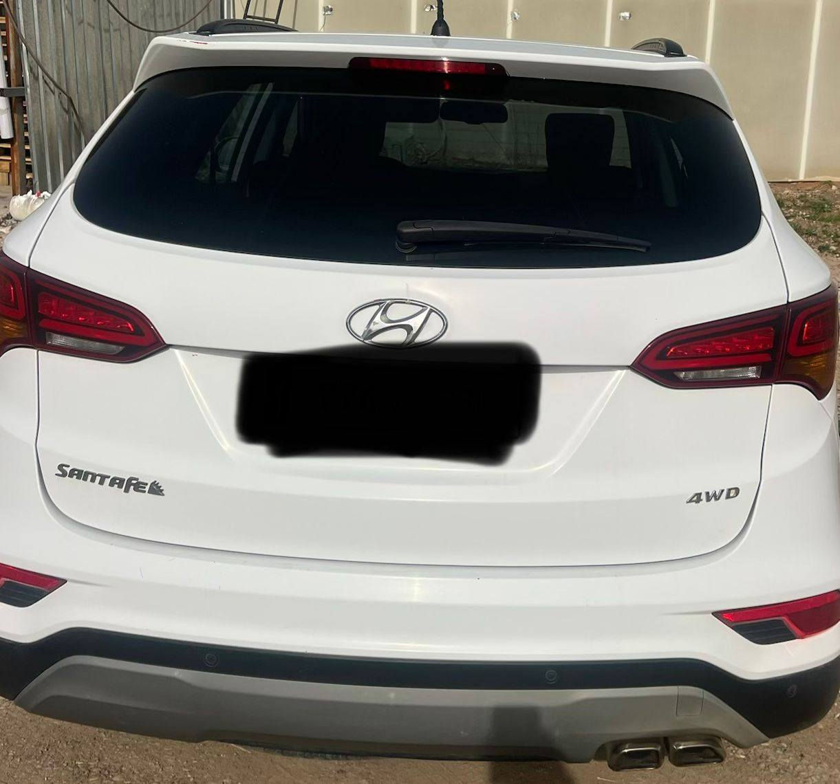 السلام عليكم
سنتاڤي 
الموديل: 2018
فول مواصفات
4 سلندر
صبغ عام من الشركة 
بدوون ضرر شرط الفحص
رقم السيارة اربيل 
مكان السيارة اربيل 
السعر/180$ ورقة بيها مجال 
للتواصل /***********
