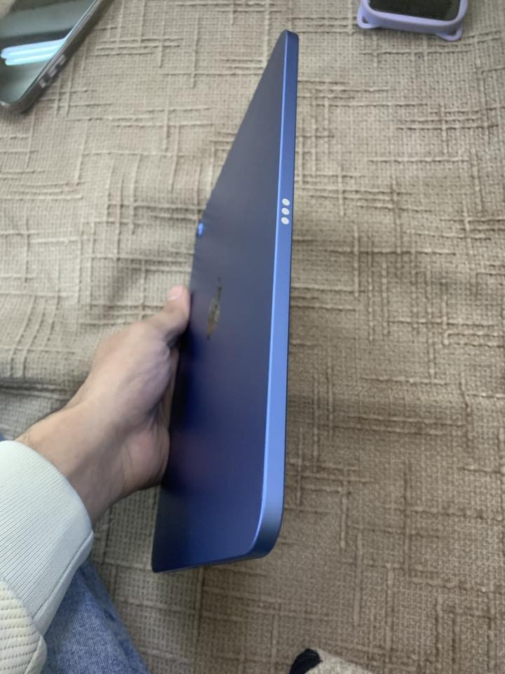 ايباد 10 
ذاكره 64 
بعده على تحديث 18
الجهاز نضيف وخير من الله بصمه صوت سلاسه
الايباد معروف ممفتوح على بلاد شحنه خير من الله كل 3 ايام اشحنه مره 
للبيع مكاني بغداد البياع
رايده 285 قفل قفل هوة جوه سعره رايده
بس ايباد بدون ملحقات
*********** فقط واتساب
