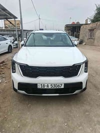 سورنتو 2024 ماشيه 27الف بيها نص باب السايق صبغ سعر 305 وبيها مجال  078...