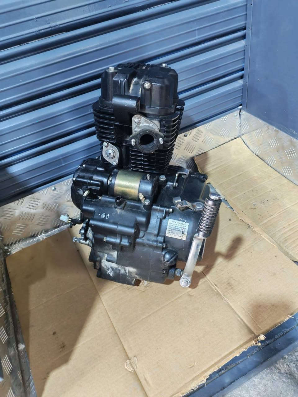 للبيع مكينه دايوان 150cc

شغاله بيها صوت مايعرف وين بالضبط ابيع هل الموجود

200 الف وبيها مجال


**إذا كنت صاحب هذا الإعلان وتريد حذفه لأي سبب، رجاءا أرسل رسالة إلى الدعم الفني**