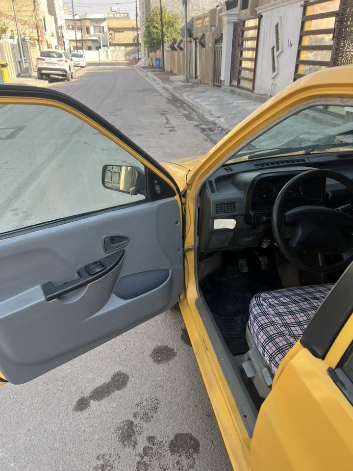 سلام عليكم
سايبة 2011 للبيع رقم بغداد الدولي الجديد السيارة هيأة و سنوية مصفرة السيارة حلوة و جاهزة كبل للشارع مكينته حلوة كيره زين مشط ستيرن و بور جديد منضومة تبريد جديدة دواخله حلوه السيارة مصروف عليه رايده ب33 وبيه مجال شي بسيط مكاني بغداد الغزالية
رقمي بي واتساب.  ***********
