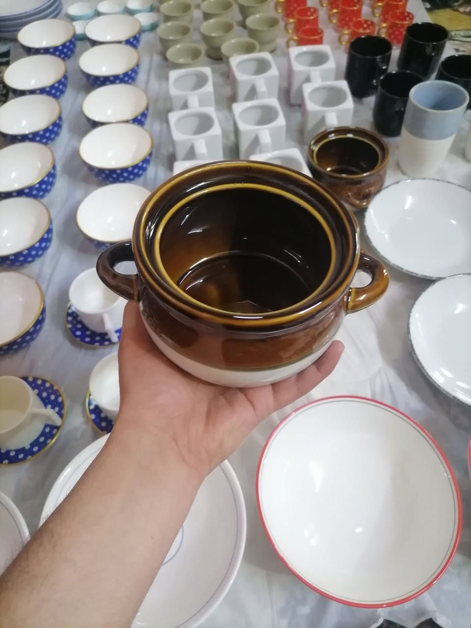 السلام عليكم
يوجد كرتون كامل بسعر ٤٥ الف مع التوصيل 
يحتوي ٦٥ قطعة او اكثر 

وصلنا تشكيلة مواعين فرفوري ملون 

تشكيلة صحون_ كاسات مقبلات _ صحون كبار.. فناجيل.. كوابه.. مواعين مقبلات
وبقية اشياء كثيره ومتنوعه

يوجد توصيل لكافة المحافظات 
***********
