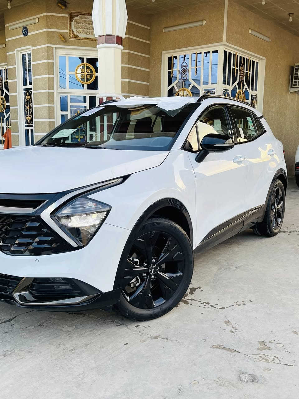 السلام عليكم
كيا سبورتج 2025 بلاك اديشن الدولية 
‏‎ماشية 11 الف  رقم بغداد مشروع وطني بسمي تحويل مباشر مكفولة من الصبغ والتبديل 
‏‎مواصفات
داخل زيتوني جلد //صندوق خلفي كهرباء 
//مكينه 2000 // بصمه تشغيل //تشغيل عن بعد // مقاعد الاماميه كهرباء // كشنات تدفئه
‏‎//شاشة كبيرة // كامرة خلفية//حساس أمامي خلفي // تبريد قطعتين // درايف مود // مري كهرباء // بك لايت خلفي LED //
السعر 245 بيها مجال 
‏‎العنوان  بغداد
رقم ***********
