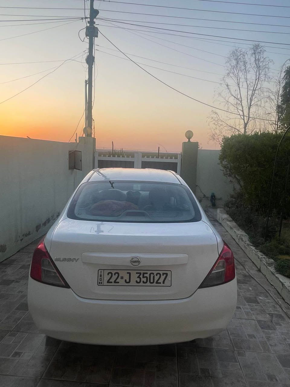 نیسان سەنی لاکشمیبای ٢٠١٤ 
گێڕ تۆماتیک، ٢ جام کارەبایی، یەدە نیکل، گەعیە جلد،تاخم کوشین نوێ، پێشی کامل گۆڕاوە کراوە بە شکل نوێ، ٤ تایەی نوێی تازە بۆ بەستراوە،ڕونی گێڕ و مەکینەی تازە گۆڕدراوە ،٤ پارچەی هەیە، سەیارەکی زۆر توند و تۆڵە پێش و پشتی تازە تووندکراوەتەوە، گێڕ و مەکینە بەشەرت، هەزە و ژینگە و سەنەوی نوێیە تا ٢٠٣٠ بە ناوی خۆمە ، بەناوکردن و بڕانەوە و غرامە بەشەرت 
شوێن : هەولێر
***********
٨٠ وەرەقە و معاملە أربيل, العراق
