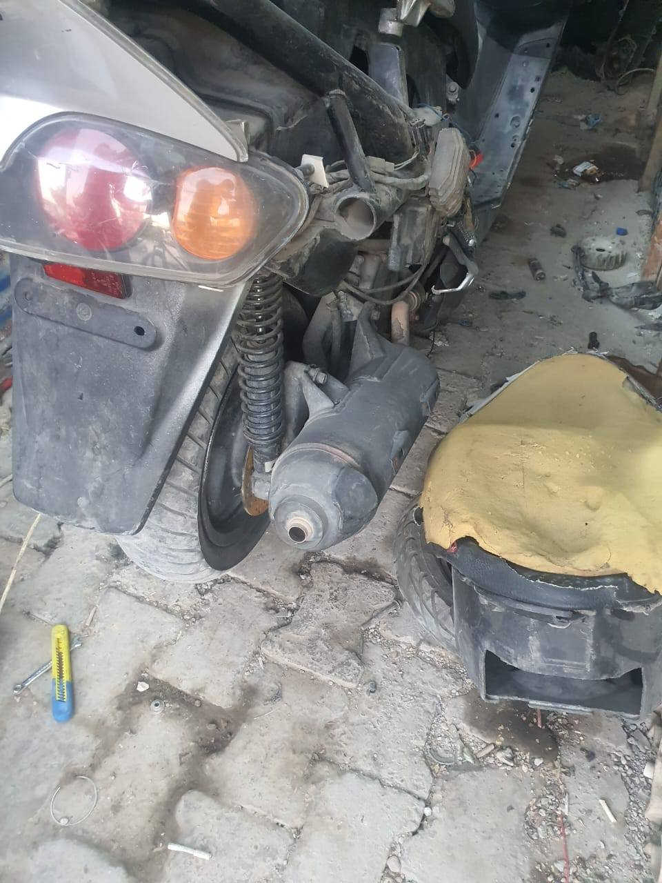 فورزا ٠/٦ كوم حديد للبيع السعر ١٥٠
المكان شعب 
الرقم ***********
