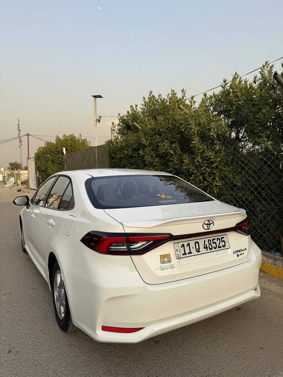 السلام عليكم
كورلا هايبرد 2025 شكل خليجي 
فول مواصفات لا صبغ ولا بارد ولا شخوط 
مكفولة عام ماشية 3 الف على وضع الشركة 
السيارة مصروف عليها هواي بيها إضافات تجي وتشوف
للإستفسار *********** السعر 158 
عنواني بغداد/ حي الحسين/ قرب خدمي المطار
