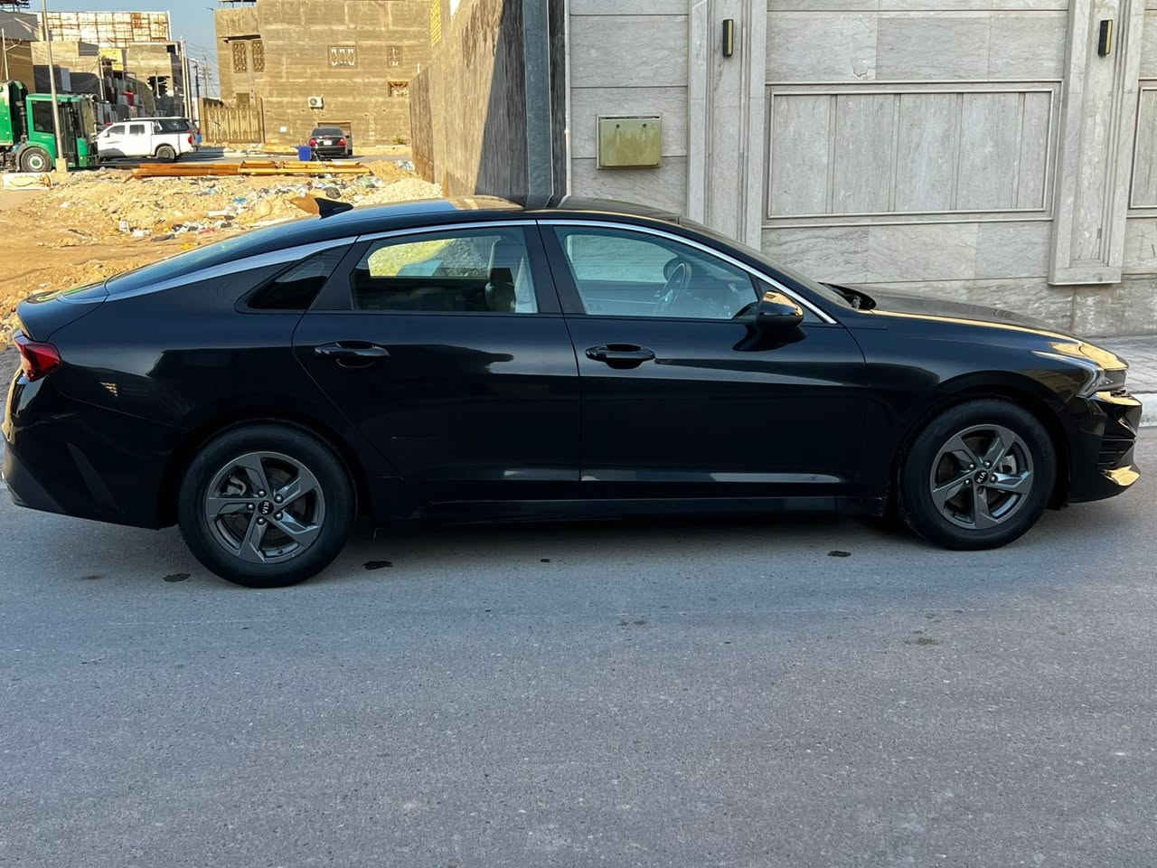 السلام عليكم ورحمة اللّٰه
كي فايف معوقين موديل 21 للبيع وارد أمريكي حادثها بنيد وجاملغ الامامي 

بدون شاصي 

والحادث الحوض الخلفي جدا بسيط اثر ضربه خفيفه

محرك ١٦٠٠ تيربو

تحديد مسار

كاميرا دوارة

-سايد بريك دكمه

-تنبيه الاصطدام الخلفي والامامي

-حساسات جانبية

-شاشة كبيرة

-شاحن وايرليس

-كشنات جلد

-كروز مثبت سرعة

-مانع انزلاق

-حساس اطارات

-كير دبل كلج ٨ نمر AT

تخم تاير جديد

السياره اي نقص مابيه جاهزه من كلشي 

السعر142 وبيه مجال

العنوان البصره المعقل

رقم الهاتف ***********
