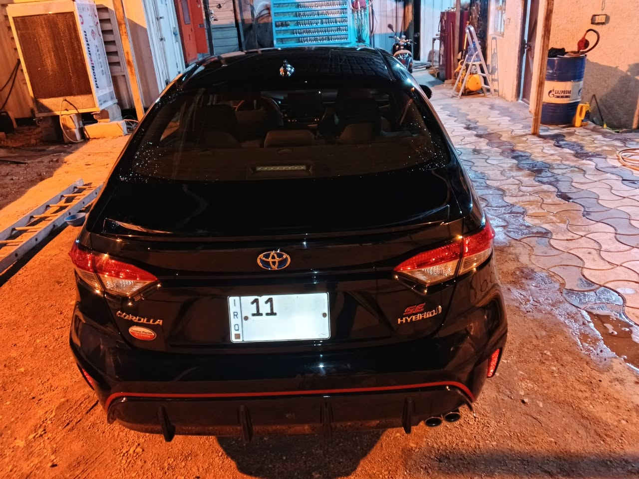 🚗🔥  كورولا هايبرد SE موديل 2023 وارد أمريكي
رقم بغداد 
ياباني أصلي
فئة Hybrid SE الرياضية
لون أسود ملكي
ماشية بس 33 ألف
محرك 1.8 هايبرد (بنزين + كهرباء)
گير أوتوماتيك CVT
دفع أمامي
صرفية بنزين نار 🔥 (اقتصادية كلش)
وضعيات قيادة (Eco / Normal / Sport)
✨ المواصفات: ✅ شاشة كبيرة
✅ Apple CarPlay & Android Auto
✅ كاميرا خلفية
✅ رادار + مانع تصادم
✅ تحذير خروج عن المسار
✅ مثبت سرعة
✅ مصابيح LED
✅ جنوط رياضية
✅ 4 فتحات شحن USB
✅ شكل رياضي (دبل إكزوز + دفيوزر خلفي)
📌 الحادث: حادث سطحي فقط
تم صبغ بنيد وجاملغ لا غير
❌ بدون دواخل
❌ بدون شاصي
📷 صور الحادث مرفقة 
السيارة وارد أمريكي
ياباني أصلي
نظيفة وجاهزة للفحص بأي مكان
💰 السعر: __160 $____
📞 الاتصال: __***********____
