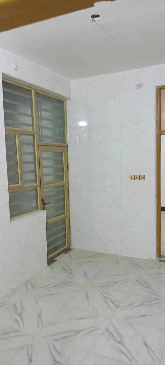 السلام عليكم مشتمل للبيع بناء حديث غيرمسكون المساحه 100متر طابق واحد العنوان الكوت الشهداء قرب مركز شرطة الشهداء الاستفسار ***********
