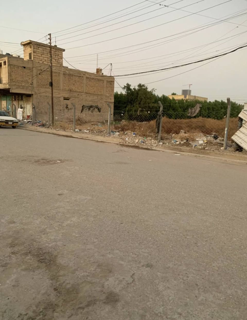 السلام عليكم اعرض بالزعفرانيه مساحه 600 متر واجهه 30 نزال نزال 20 تسجيل 15 متر الارض طاب صرف باسمي بالزعفانيه قرب جامع المهدي رقم الهاتف***********
