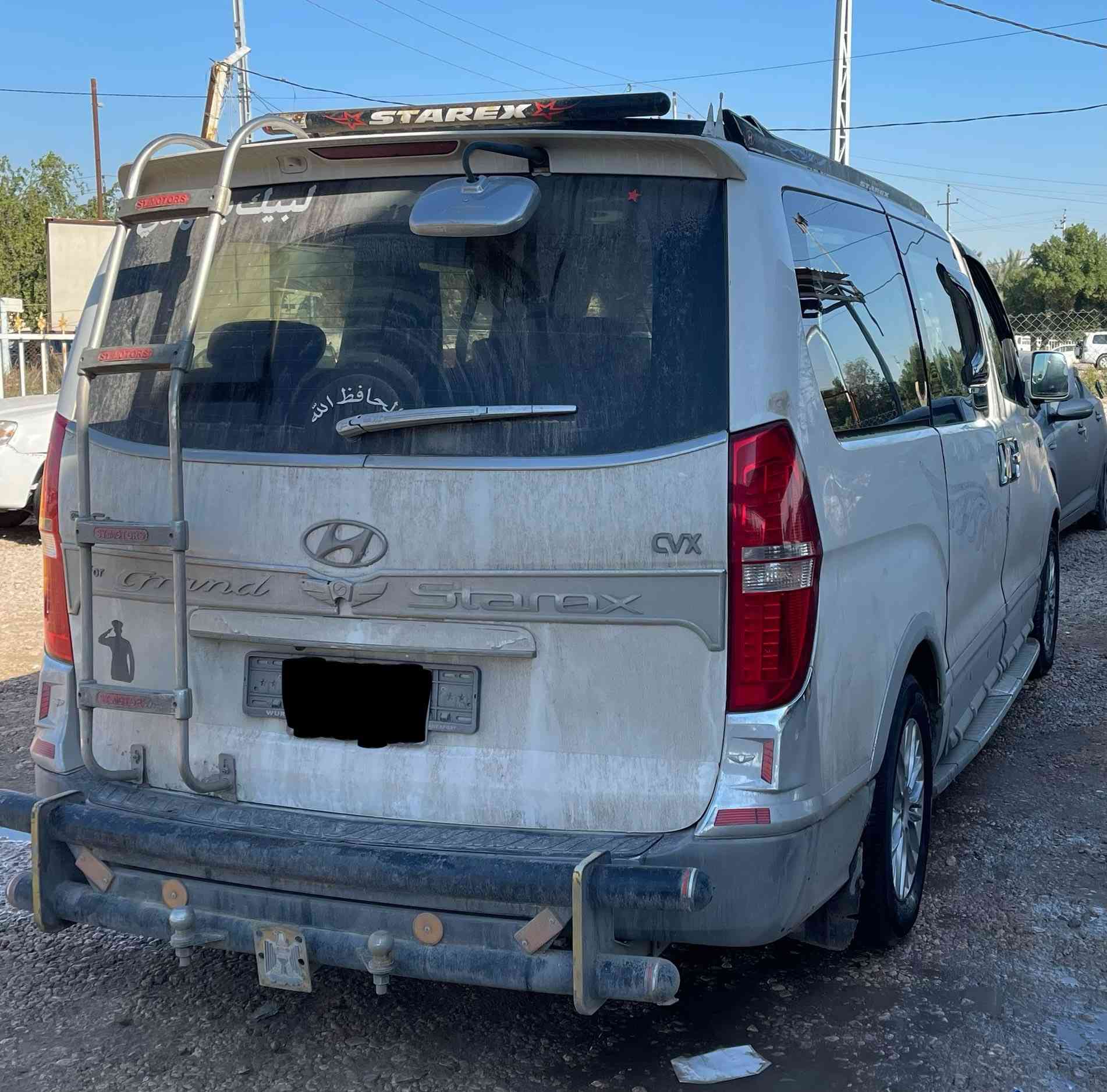 السلام عليكم للبيع ستاركس 
موديل2010
رقم بغداد بسمي سنويه جديده
مسكر سبلاين اتو كير مكينه خير من الله
السياره جاهزه  
ماناقصه برغي
فول موصفات 
بيه ضبغ شويه بلجاملغ خلفي موضح بلصوره ولباقي كفاله
السعر (160) وبيه مجال لاستفسار اكثر ***********
