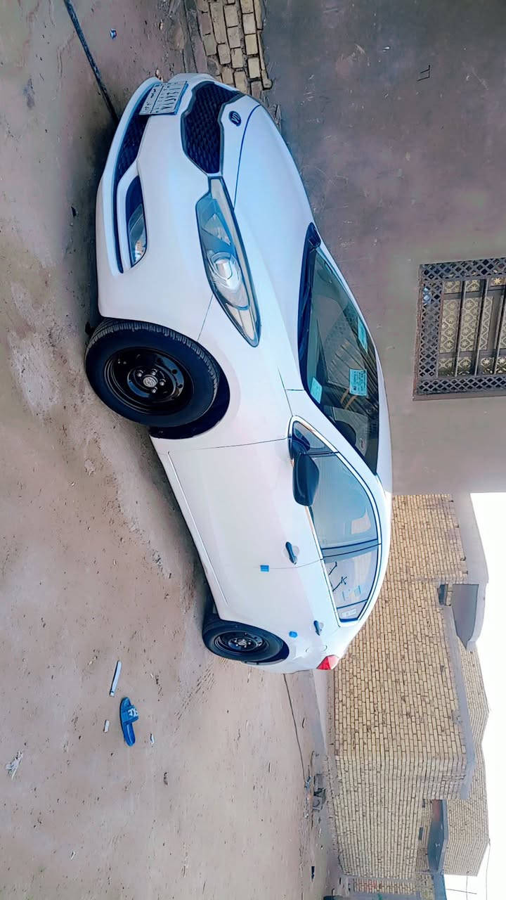 سيراتو 2015 خليجي مكفوله من الضربة والصبغ والتبديل بيهه طعجه بالدوسه وبارد بصيط بالباب الخلفي فقط والباقي كفاله رقم ذيقار سنويه 2028 مكينه 1600 دوش ماشيه 180 السياره تخم تاير توني شاده سياره حلوه وجاهزه السعر 110 مكاني ناصريه مركز  السعر 110 رقمي ***********
