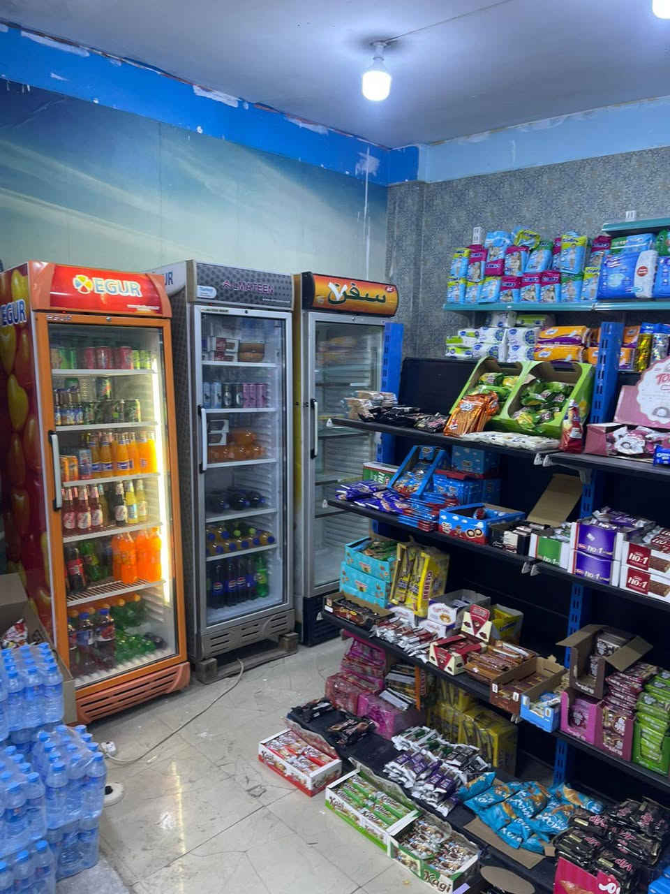 اسواق بسعر مناسب
6 ثلاجات
ومجمدة وكامرات وسبلت طنين
سيف سعد قرب القيادة 
للتواصل  ***********
          ***********
