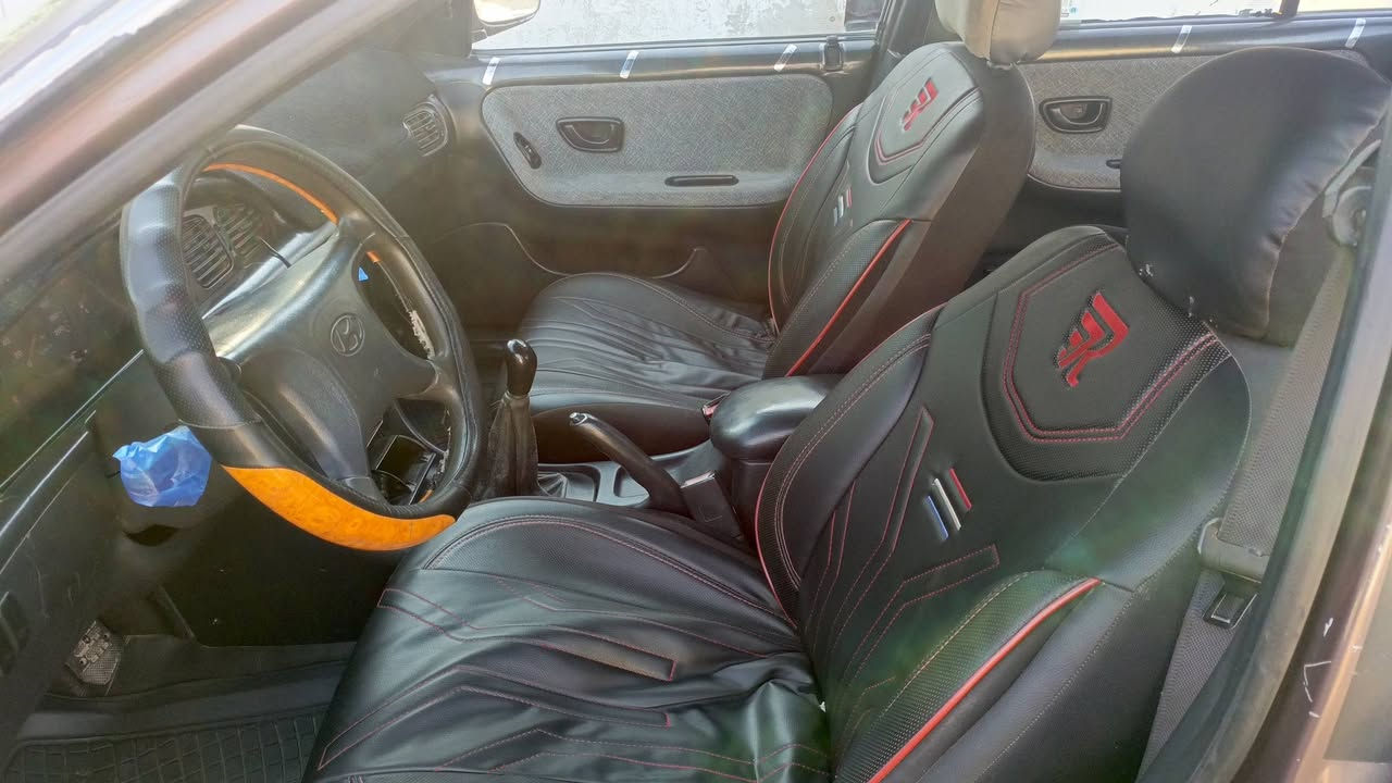 السلام عليكم ،،سوناتا2للبيع موديل 1994سياره جاهزه محرك 2000مكانه واسط الصويرة الشجيريه معروضه 40وبيه مجال أني مكلف بالنشر صاحب السياره رقمه موجود وأتصل عليه باقي التفاصيل ع الاتصال ***********أمير
