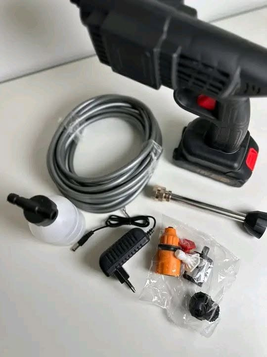 فارة غسيل لاسلكية (شحن) بقوة 48V.. نظف سيارتك وبيتك بأقوى ضغط وبأقل مجهود! 🚗💦 متوفرة الآن لدى براند أسو 👇
المميزات باختصار:
لاسلكية تماماً (شحن): تعمل بفولتية قوية 48V وبطارية ليتيوم ممتازة قابلة لإعادة الشحن، لتتحرك بها بحرية وبدون دوخة الوايرات.
عملية وذكية: ما تحتاج صنبور ماء مباشر، بس خلي الخرطوم المرفق في أي سطل ماء واغسل فوراً بضغط عالي وممتاز.
ملحقات كاملة مجانية: يجي ويا الفارة (خرطوم ماء طويل، علبة مخصصة لرش الرغوة والشامبو، فوهات رش منوعة للتحكم بنوع الضخ، شاحن البطارية، وفلتر تنقية).
متعددة الاستخدامات: مثالية لغسيل السيارات، الدراجات، تنظيف سجاد البيت، سقي الحدائق، وتنظيف الممرات والزوايا الصعبة.
السعر: 19,500 دينار فقط! 🔥💰
متوفر توصيل سريع لجميع المحافظات 🚚
📥 للطلب أو الاستفسار: راسلونا الآن على الخاص (الدايركت) أو تواصلوا معنا مباشرة عبر الواتساب على الرقم: *********** 💌"
