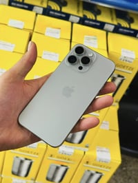iPhone 15 pro max ذاكره 256  بطاريه 85  لون تيتانيوم المرغوب نموذج m ت...