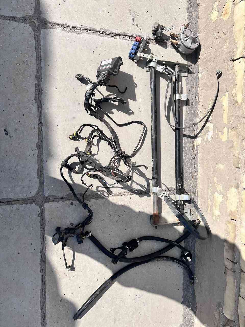 سلام عليكم عندي منضومة للبيع  السعر (٢٥٠) ٤سلندر تانكي حجم ٦٠لتر  بغداد البلديات ***********
