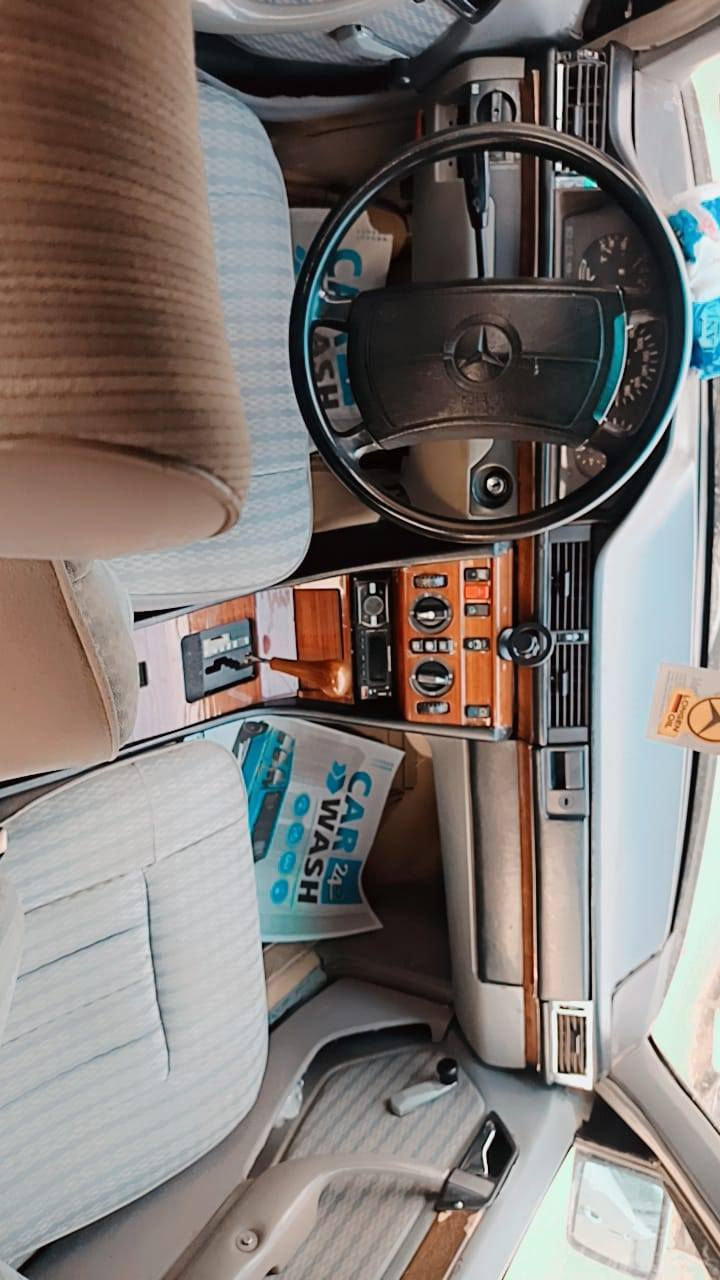 مارسدس دب للبيع موديل 89 سيارة نظيفة ومال جني تخم تاير صدر تبريد لك بل كارتون مصبوغة عام جمالية بسمي شوكت ما تريد تحويل سعر 53وبيها مجال الاتصال***********
