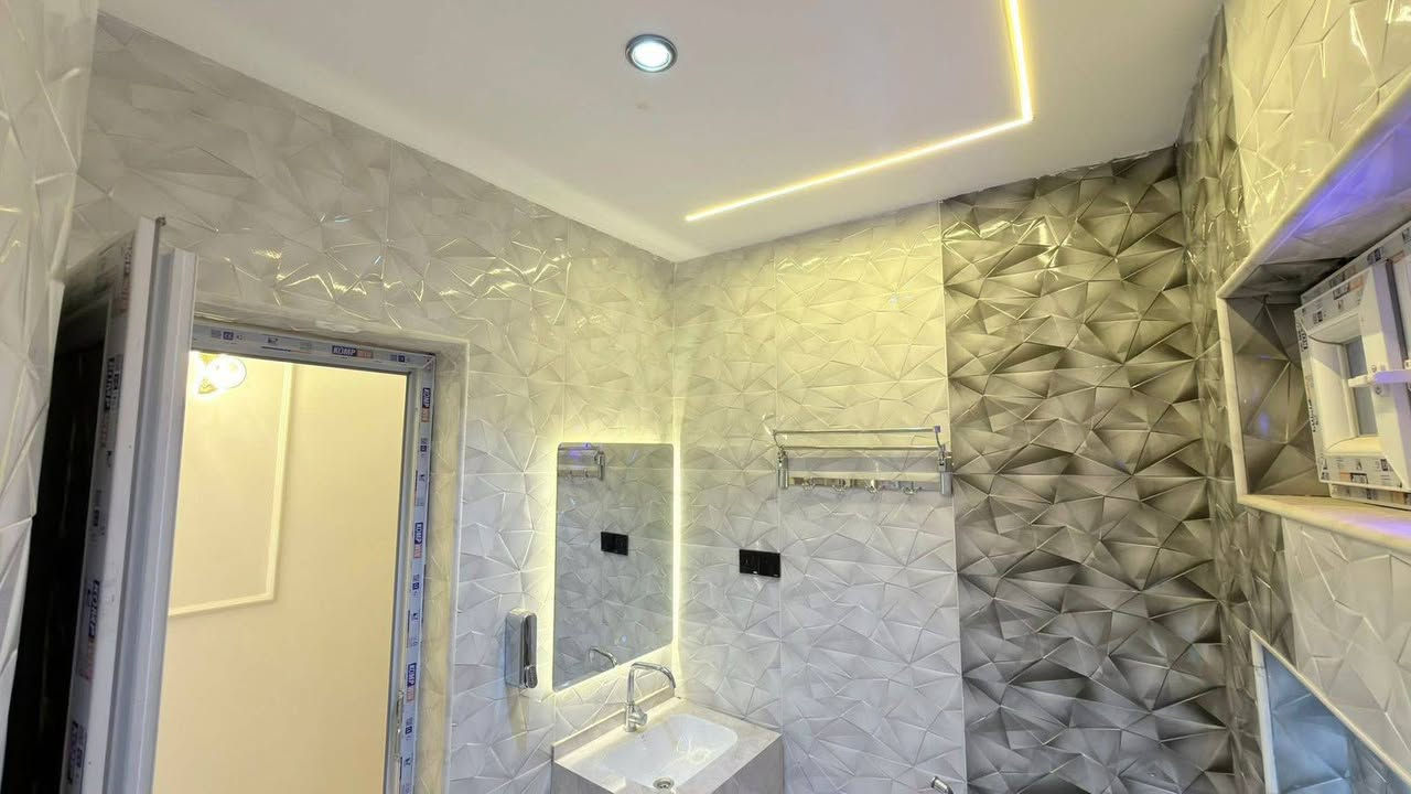 سعرة حيل مناسب
دار للبيع مساحه 100 متر

حي الجهاد الامانه بضهر الشارع العام 

بناء حديث غير مسكون يحتوي على

مدخلين صاله مطبخ منور حمام

وغرفة نوم جوه وفوق

غرفتين وخدمات للاستفسار 

***********
