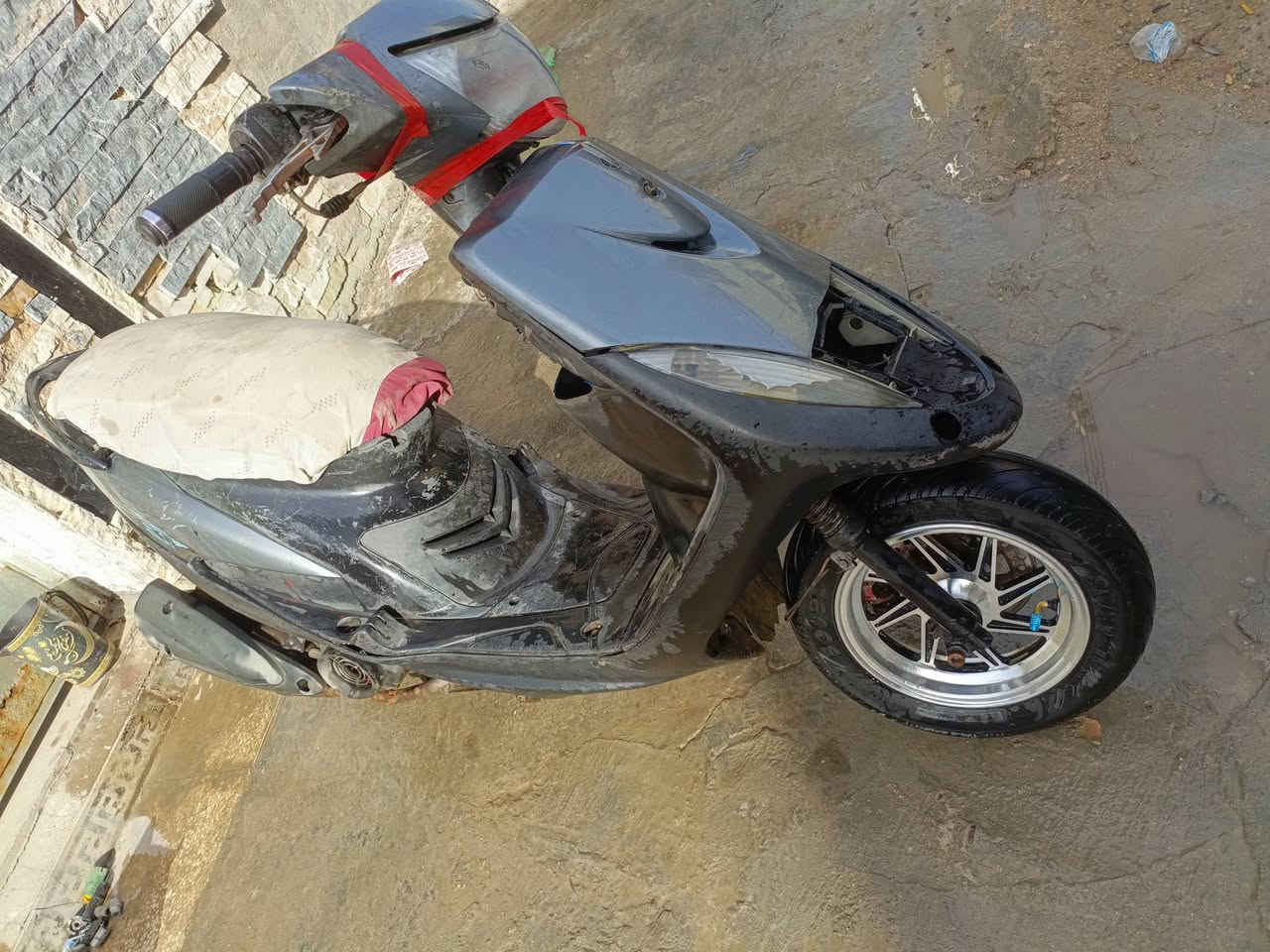 سلام عليكم ماكس عدله بيهه مكينه رمبه  بيهه سن ال روله مسحوك  من بدنه كلج امامي. بيهه وياله رياضي  مكان حي العامل بغداد سعر 400 بيهه مجال قليل *********** واتساب
