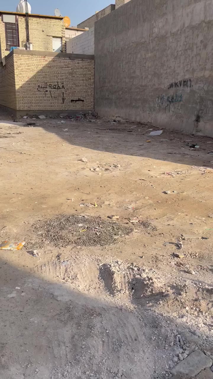 سلام عليكم  قطعه للبيع مساحه 100 م (٥في٢٠) الشعب حي المصطفئ سعر 50 وبيه مجال خدمات كامله (مي كهرباء مجاري تبليط ) للسفسار ***********
