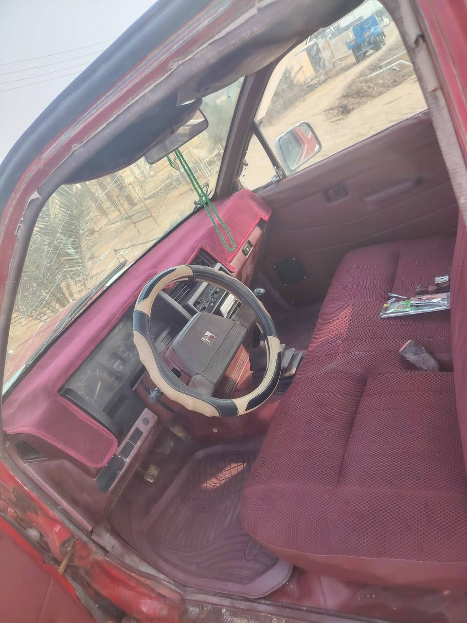 نيسان 1992
مثنئ مشروع وطني سنويه 2027
كير ومكينه وحداديه وتخم تاير بشرط 
شاصي كفاله 
سياره جاهزه من كلشي 
مكاني السماوه قضاء الخضر 
*********** 
مكلف بل نشر
