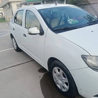 رينو سمبل موديل 2017 بيها تبديل باب الوراء السائق على وضع الشركه السيا...