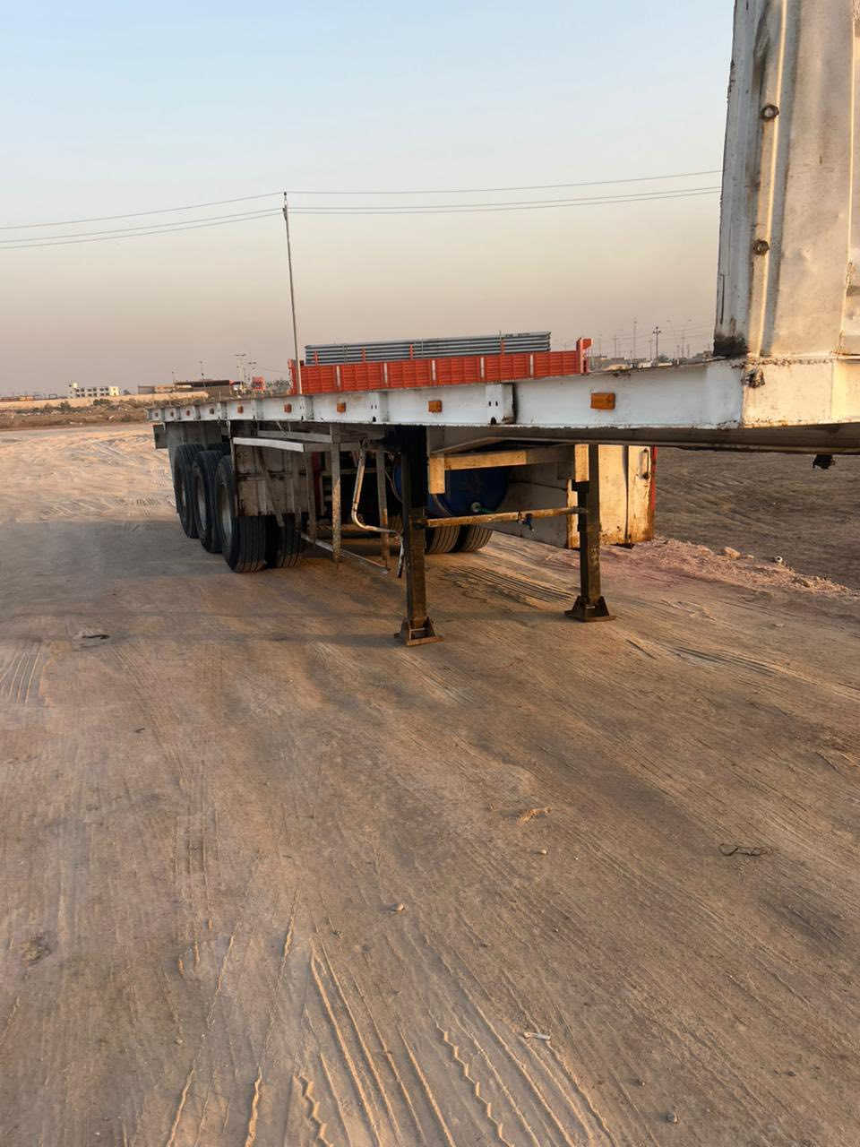 السلام عليكم عربانه للبيع حداديه 3 محاور 14 شاصي 16 تخم تاير السعر 90 للأستفسار (***********) مكان بصره اني مكلف بل نشر
