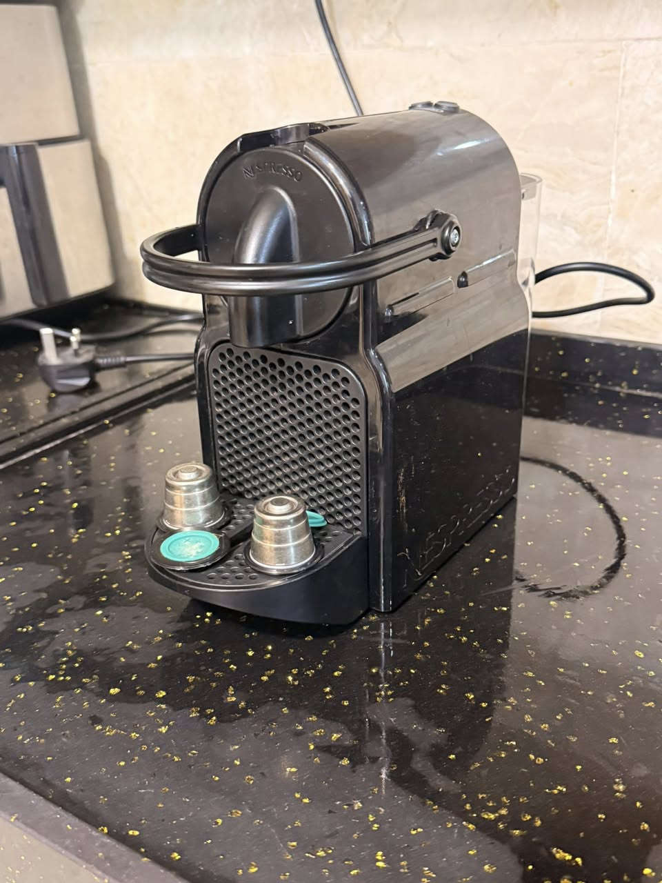 يلونجي كبسولة نظيف جدا نظام كبسولة 
***********
90 الف
