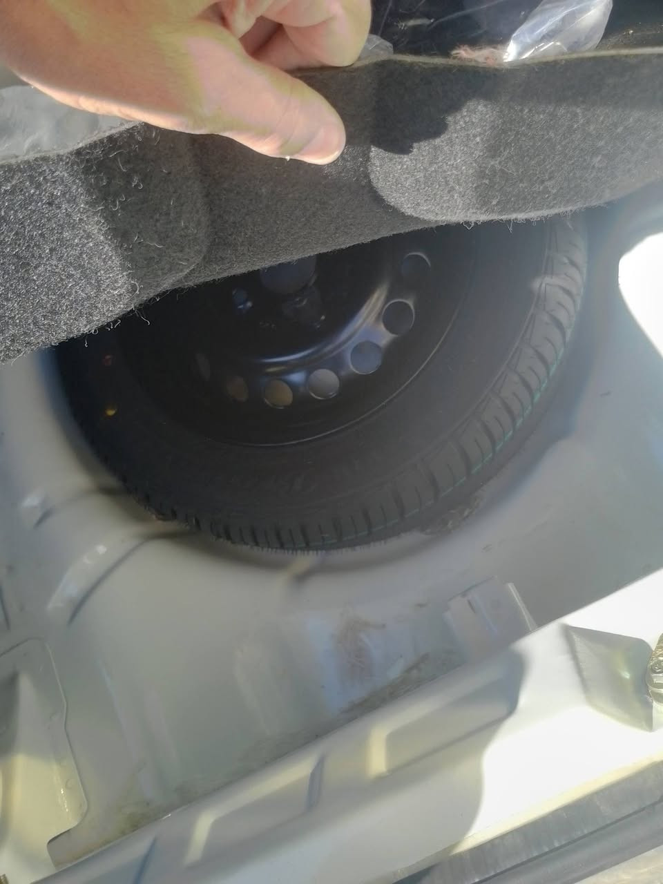 السلام عليكم سايبه موديل 2025 سياره زيرو ماشي 700 كيلو السعر رايدها ب 83 رقم الهاتف ***********
