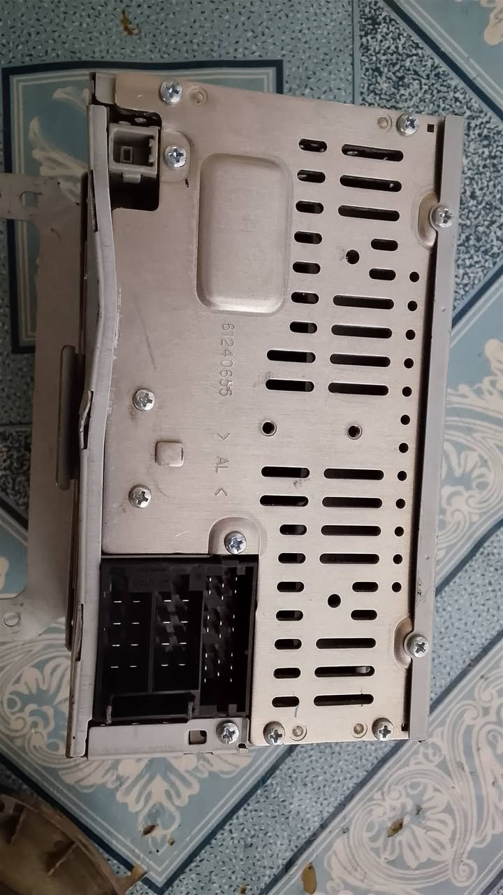 للبيع غراض النترا من موديل٧ الى١١
مسجل بلوتوث بلادي 3 فيش السعر45

سماعه جانبيه 20 

طبله خلفيه اسفل   ترهم جهتين  15 
لوي مال دبل امامي 10 
++ قاعده مال لوي مع البولبرن الداخلي 20 ++روس رواط 2 يمنى ويسرئ 15 الف 

طبله اماميه جهة اليسرى 25 

صالنصه وسط السياره 45


**إذا كنت صاحب هذا الإعلان وتريد حذفه لأي سبب، رجاءا أرسل رسالة إلى الدعم الفني**
