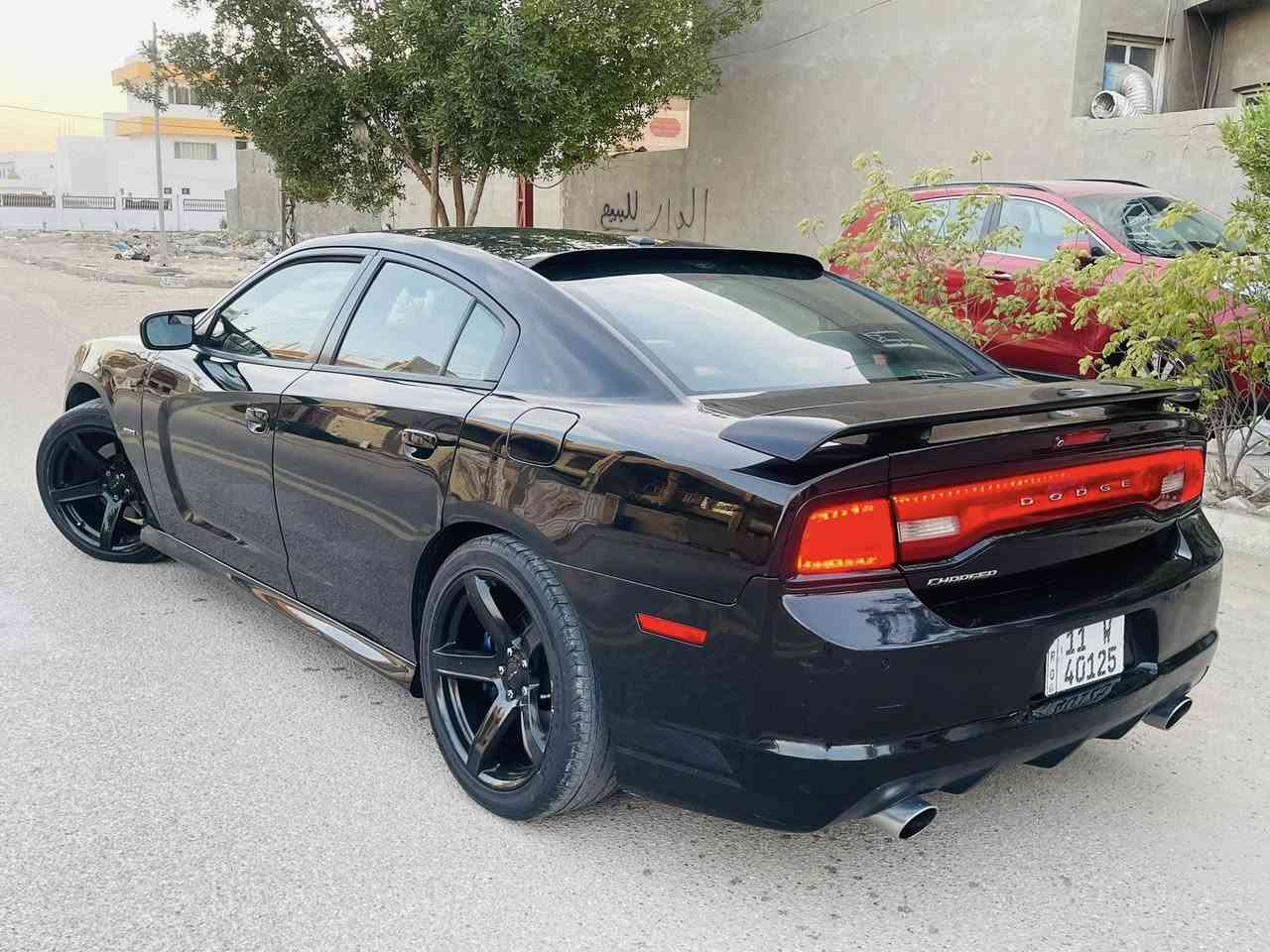 السلام عليكم شباب 
—————————————
جارجر 2014 جديده 🖤
                                                                     R/T5700 
رقم بغداد هزه وسنوية جدد 
————————————————————-
مواصفات فول عدا الفتحة 
١- شاشة كبيرة + كامره 
٢- كشنات كنتاره + كهرباء 
٣- تبريد قطعتين 
٤- كشنات تدفئة وتبريد 
٥- محرك 5700 
باقي مواصفات المعروفة 

———————————————————————-
سياره علية ويل نجمة خسفة قوية + تخم تاير جديد + منظومة زنون عالي ناصي 
بدون اي نقص تراية زيرو محرك وكير بوضع الشركة ماشية 80 الف على إيد وحده  نصبته احلى من صور 
بية صبغ قطعة وحده جاملغ امامي فقط + البنيد محدث 

—————————————————————————
مكانه :- بغداد 
السعر:- 164 بي مجال 
***********
