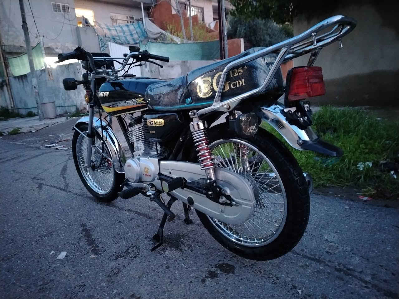 السلام عليكم ماطور تايكر مديل ٢٠٢٤ محرك شرط كهربائيات كلها شغاله وياله تواير كله شرط
(((السعر650 وبي مجال بسيط))) شراي خاص او انتصل
(((*********** (((***********))
