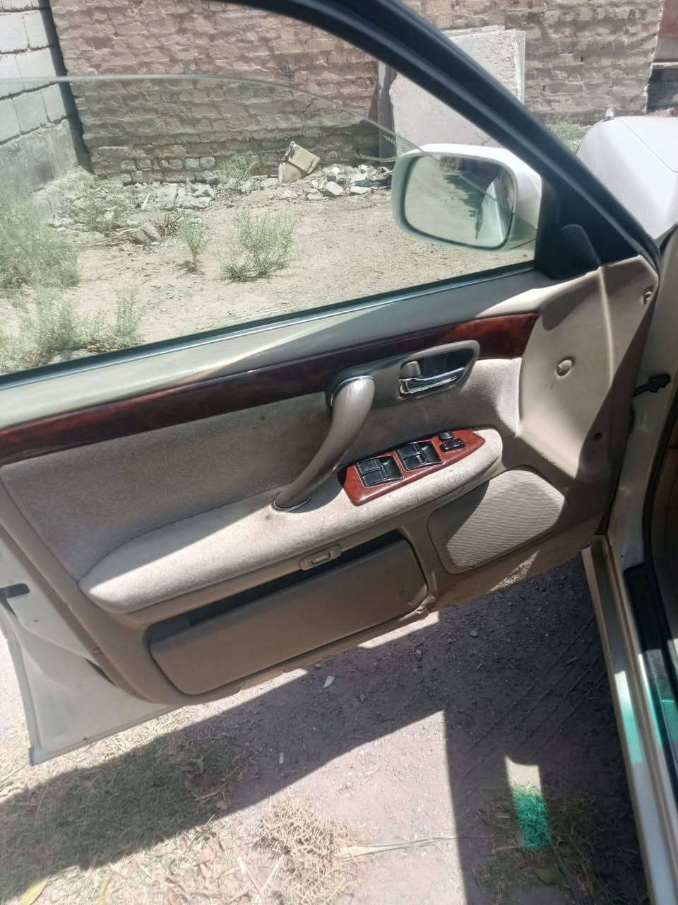 السلام عليكم ملكة للبيع سيارة جديدة محرك ابولكلاص محرك جديد حدادية تبريد كلة شغال سيارة كصة جنطة فقط السعر 34وبيها مجال العنوان ابي الخصيب حمدان رقم التليفون***********
