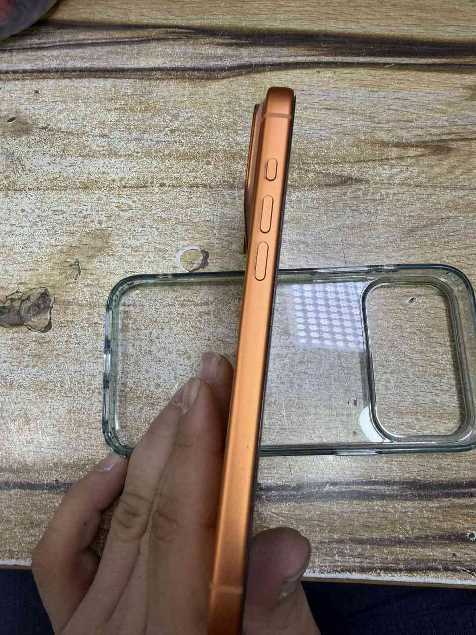 السلام عليكم ايفون 17 برو ماكس بطارية 100 الباكيت موجود السعر 1900 الرقم ***********
