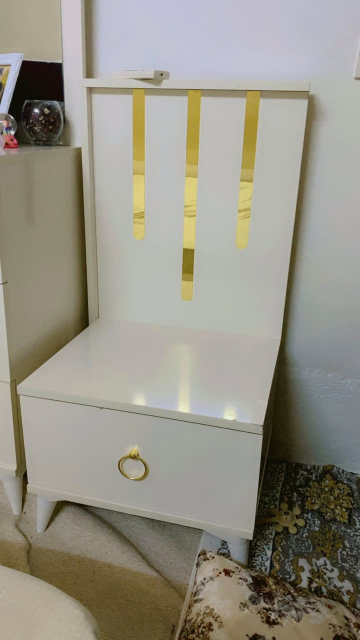 سڵاو ئەم تاخمە بۆ فرۆشتن  تازەو لۆک پینچ پارچەیە  شوێن چەمچەماڵ بۆ نرخی پەیوەندی بکە***********
