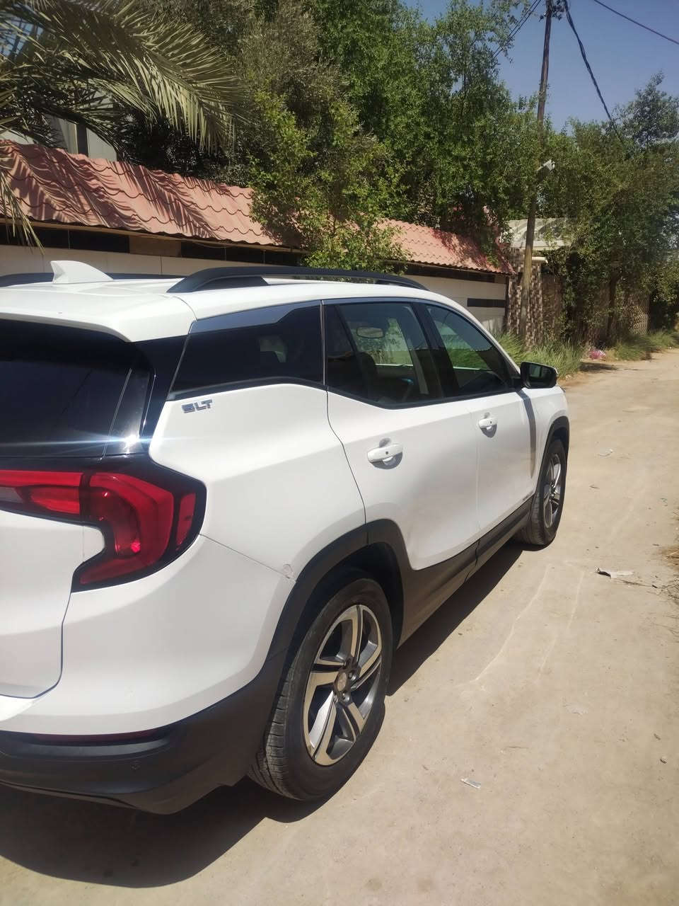 السلام عليكم على بركة الله جمسي تيران ٢٠٢٠ خمس بصمات سونارها موجود بالمنشور ورقم الشاصي موجود والحادث موجود السياره ماشيه ١٣٨ كيلو رقم بغداد بسمي مشروع وطني السعر ١٥٥ وبيها مجال شوف وقتنع موتخابرني وتكلي تفاصيل مذكوره كلها للإستفسار الاتصال *********** مكان سياره كربلاء طوريج
