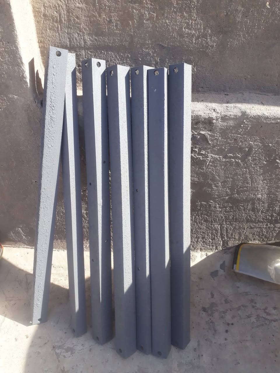 سلام عليكم اخوان شيس طوله ٤ متر عدد ٢٤ واكو طولهن مترين عددهن ٢٤ كما في الصوره وهنكنين قريبه المتر عدد ٦ مع شبابيك صحيات للبيع


**إذا كنت صاحب هذا الإعلان وتريد حذفه لأي سبب، رجاءا أرسل رسالة إلى الدعم الفني**