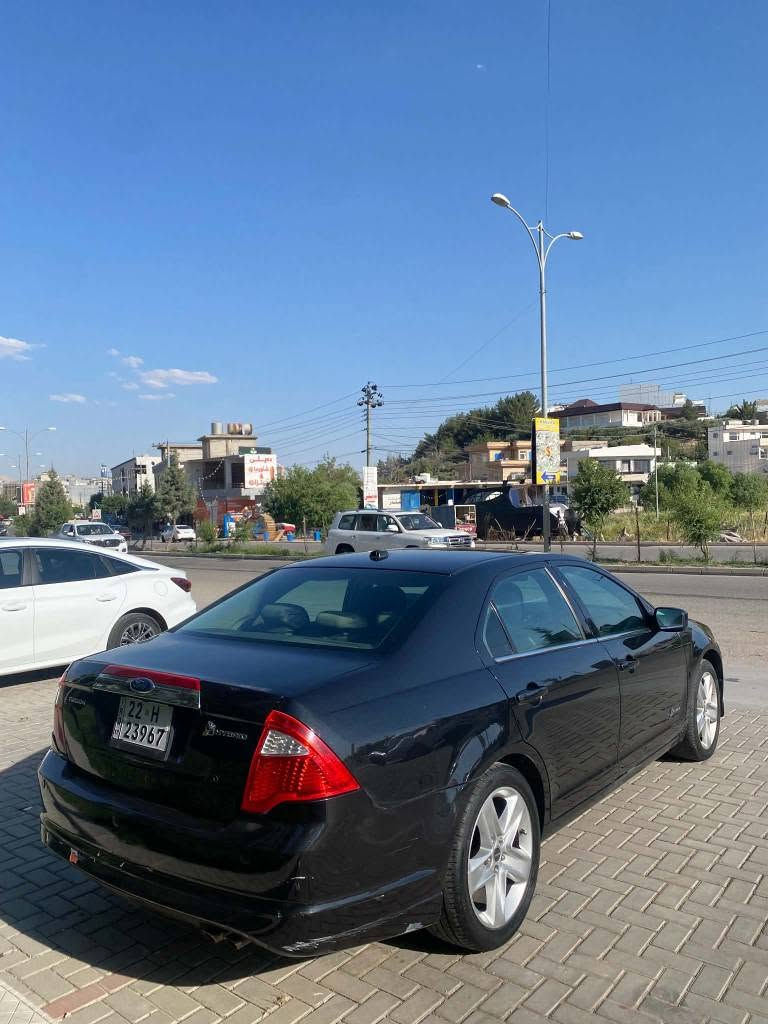 بەناوی خودا
فۆرد فیوژن 2010 هایبرێد
بێ بۆیاخ 
بەشەرتی گێڕو مەکینە و کارەبای و تەقەو ڕەقە
نرخی قفڵی 60 گەڵایە
***********
*********** شربازهير, السليمانية

