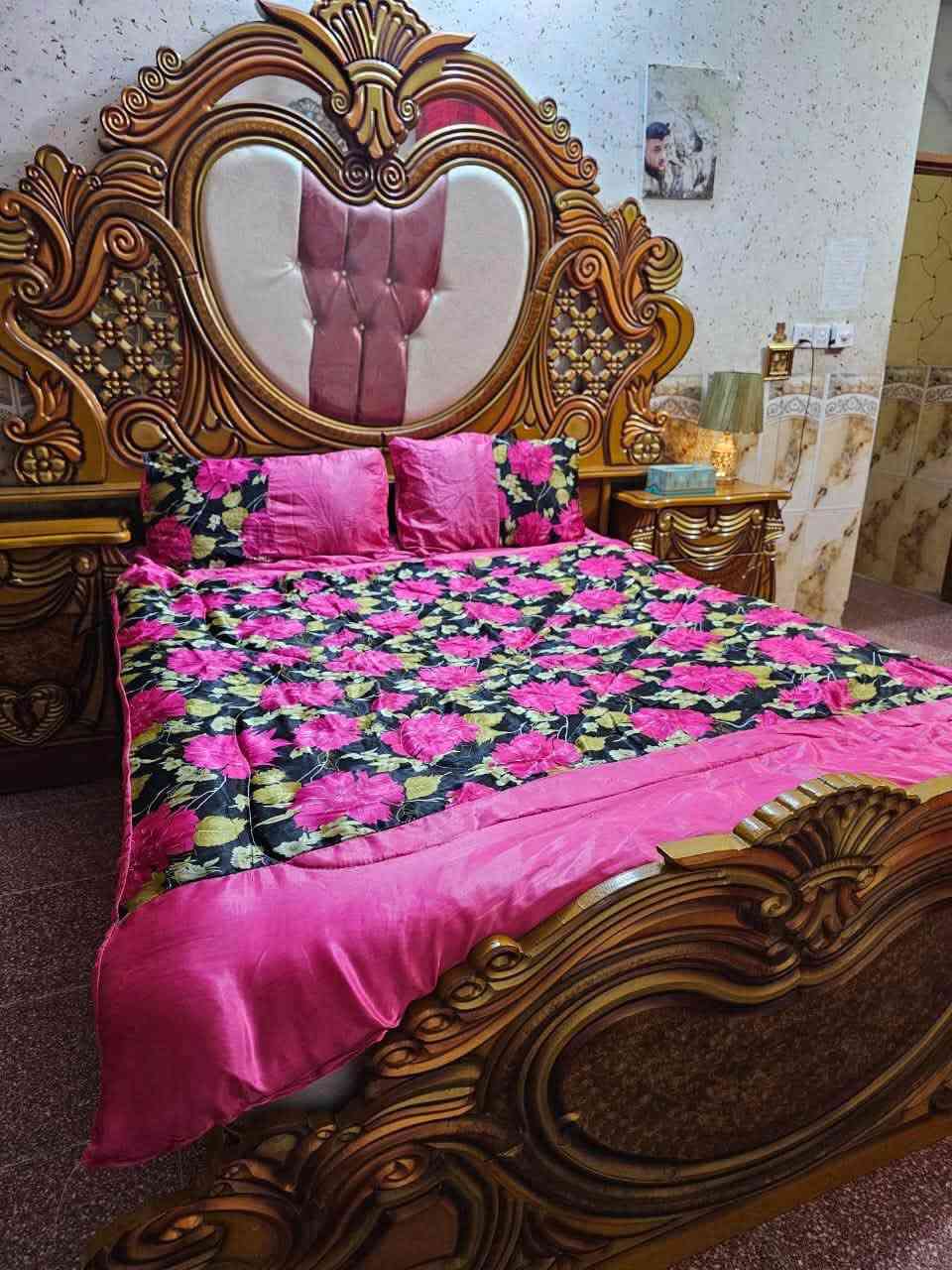 سلام عليكم غرفه كامله مستخدمه ام سته 
للبيع عوزها فقط سجج جراره وجامه 
***********
