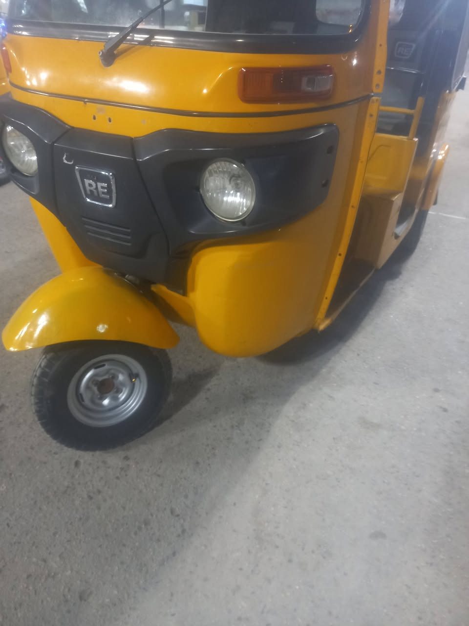 ١٩ رقم وسنويه انكليزي بسمي
مكينه مكفوله تنقيص تبخير تخم تاير جبلي 
ب٤٧٠٠ بيها مجال بسيط
***********
