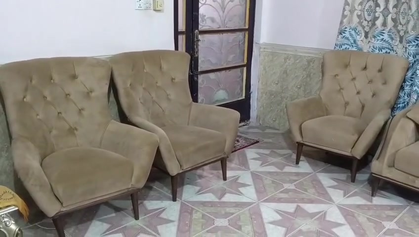 هذني للبيع وتريد ***********
