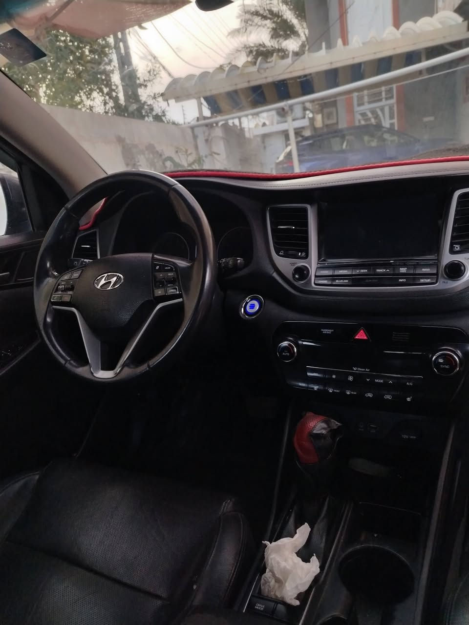 توسان  وارد امريكي gdi٢٠١٧ فول مواصفات ماعد الفتحه
تحكم ستيرن
اشاير بالمري 
ثلاث انظمة قياده
بصمة تشغيل
كشنات جلد
تبريد تدفئه
كشنات كهرباء
مكينه مجفته جديد
السعر ١٤٥ وبيه مجال
***********
