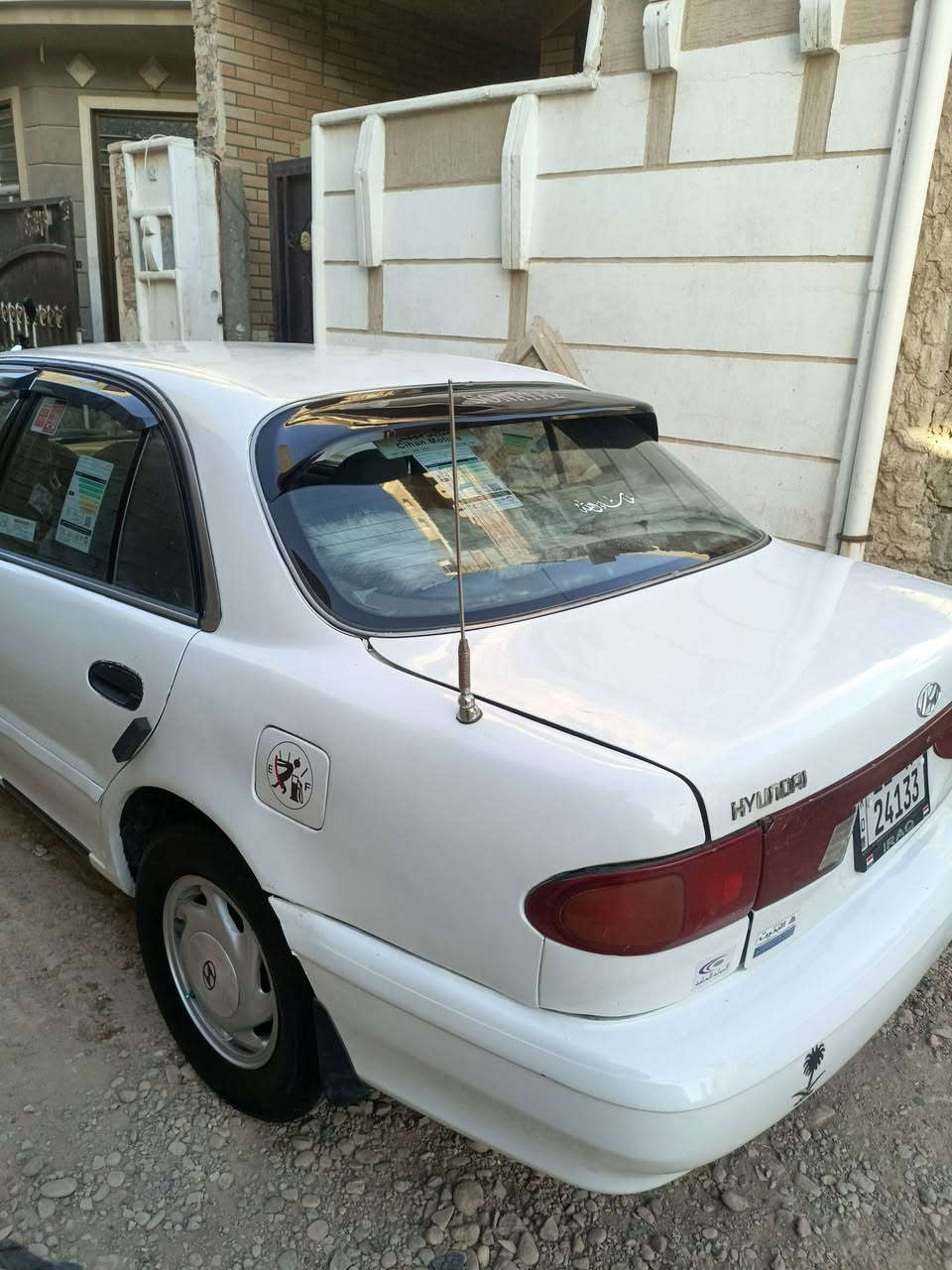 سوناتا للبيع موديل ٩٥ بغداد دولي سياره جديده كهربائيات كله شغاله سنتر لوك مكينه كير كفاله تخم تاير سنويه ٣٠ هزه جديده السعر 43 وبيه مجال الاتصال ***********
