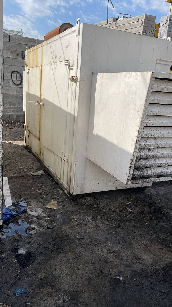 فالفو 74 كاتم جديده كلش
براد ثلاجه٠250كي 

السعر 85

***********
