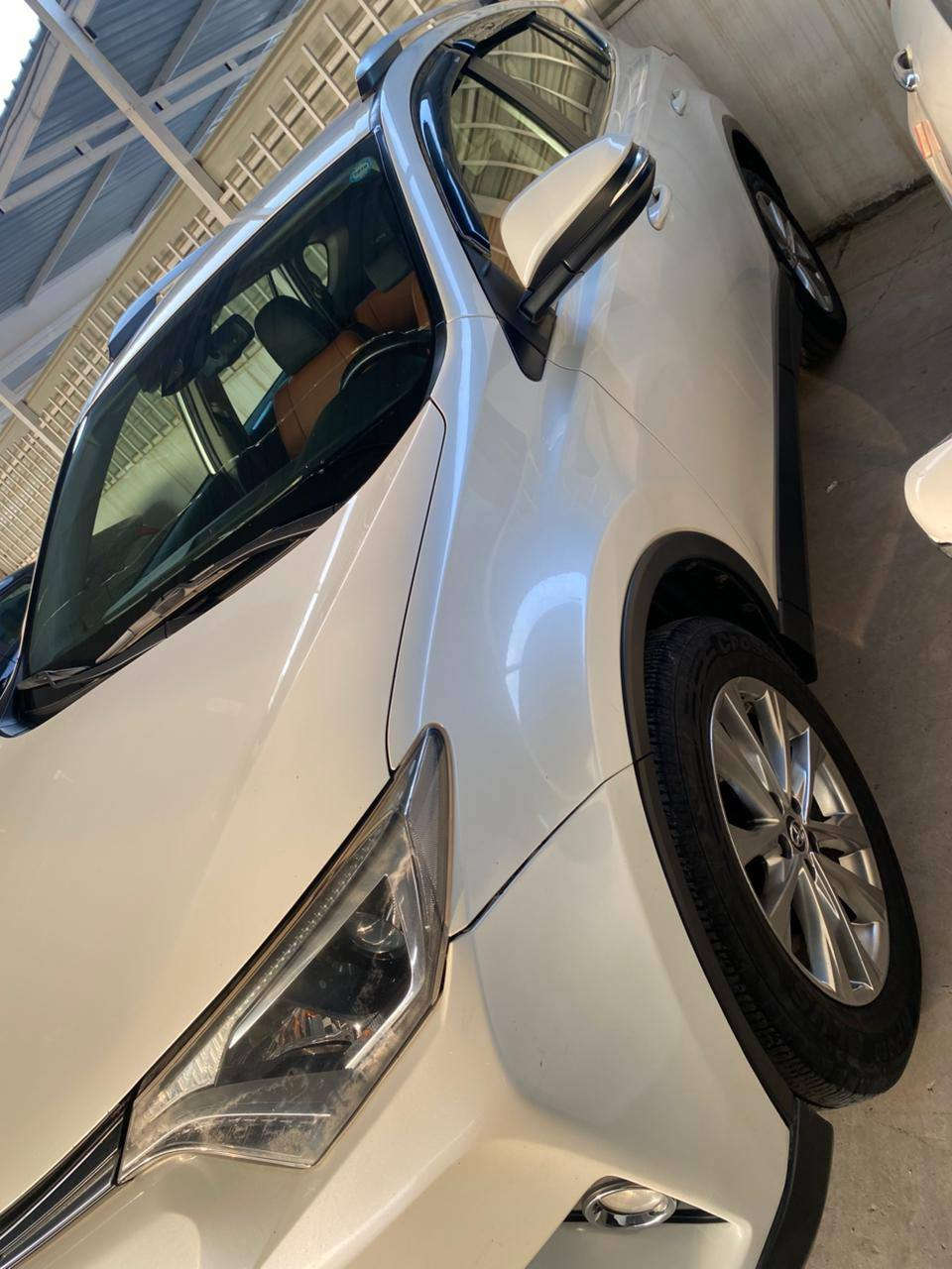 سلام عليكم 
راف فور خليجي موديل 2017
لون ابيض بدون صبغ
فول مواصفات  بصمة سلايت  باب خلفي صندوق فتح وسد  دوكمة كهربائي من يم  سايق  و امامي وخلفي حساسات و  كامرة  و مرايات شفط كهربائي 
محرك كاز 4 سلندر
كير عادي 
حصة كاز بيها
سعر 138 $  بيهه مجال للطيبين
***********
