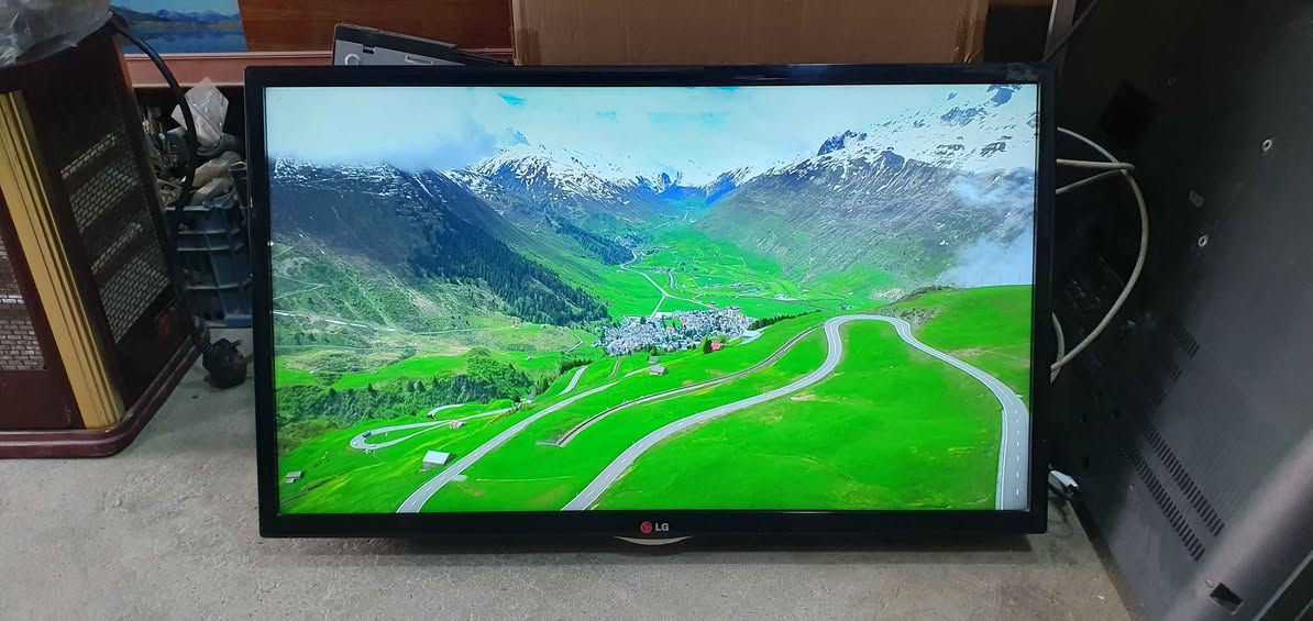 تەلەڤیزۆنی LG سمارت قەبارە 32
مۆدێل LN575S سەتەلایتی تێدایە
نرخی 90000 لە هەولێرە پەیوەندی
بکەن بە واتساپ *********** أربيل, العراق
