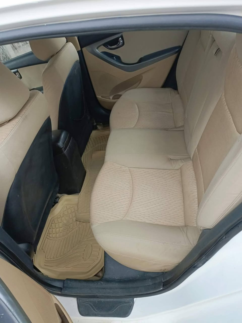 مواصفات
فتحه
اربعه دسك
مكينه كير جدد
مكينه1600 دبل حساس
تحكمات اشاير بل مري
السياره بيه دحجه بل 
جاملغ الخلفي كلش بصيطه
وبيه حالبوب كلش قليل
مكاني نجف
السعر ٩٥ 
***********
